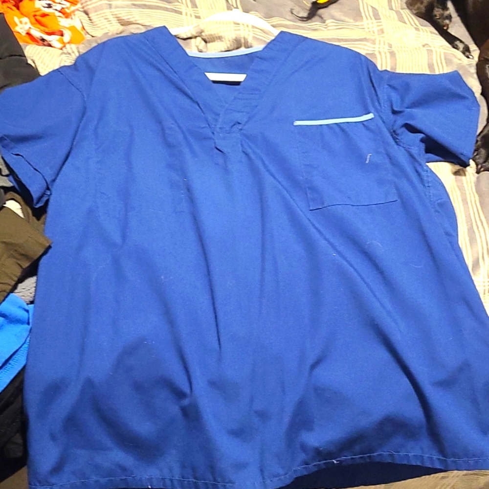 Scrub top